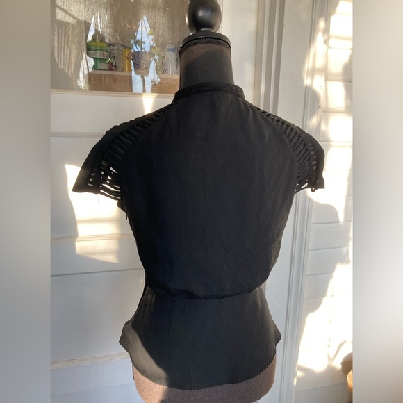 Asian inspired keyhole top with cutout cap sleeves, mandarin collar and peplum - Picture 7 of 8